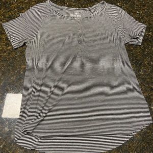 Women’s American Eagle top